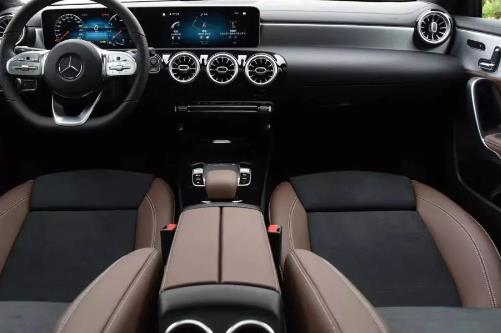 汽車內飾.jpg 汽車內飾.jpg